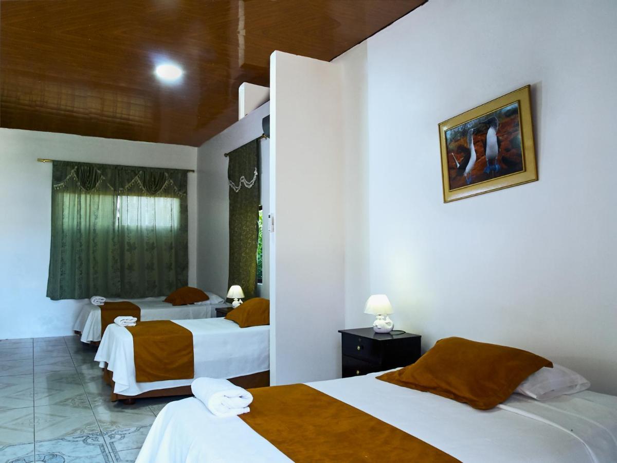 Hostal Muro De Las Lagrimas With High Speed Internet Starlink Puerto Villamil Exterior photo