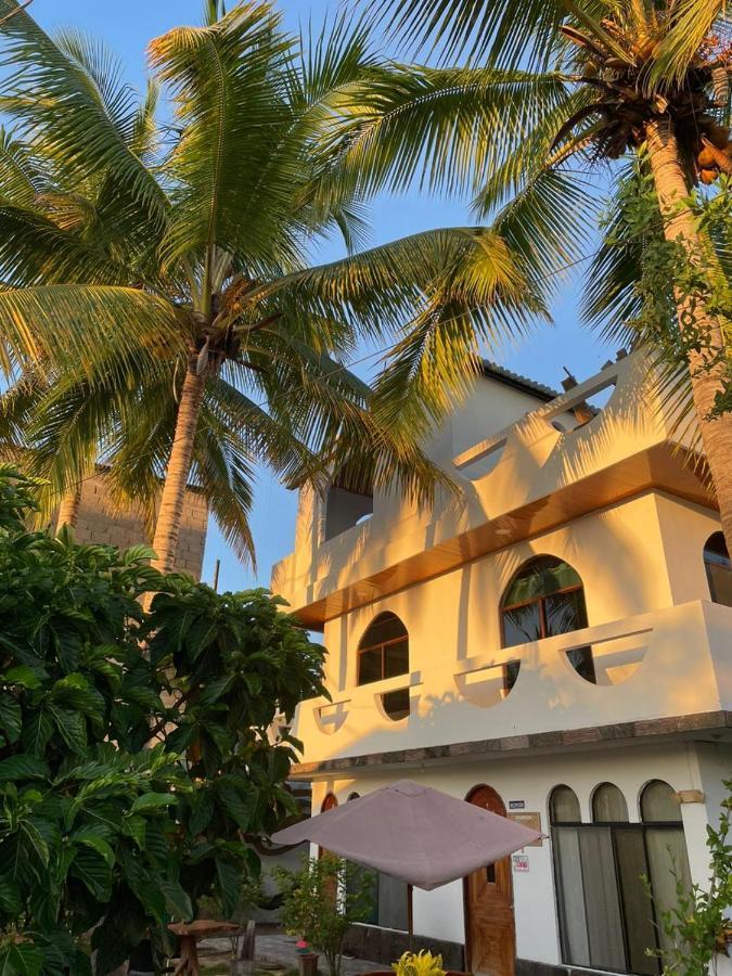 Hostal Muro De Las Lagrimas With High Speed Internet Starlink Puerto Villamil Exterior photo